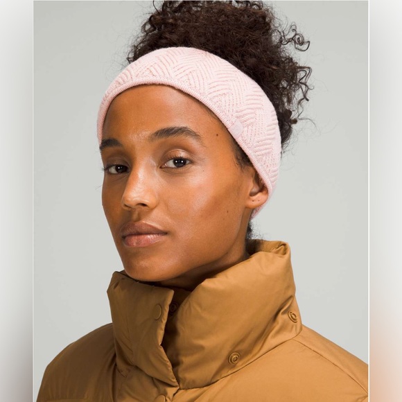 Lululemon Chevron Knit Ear Warmer in Pink Mist - Picture 1 of 9